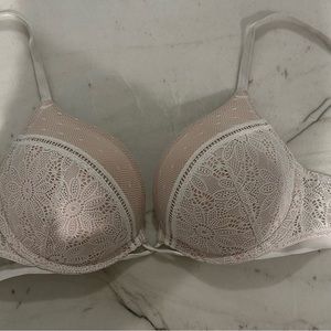Victoria’s Secret Bombshell Bra 32B